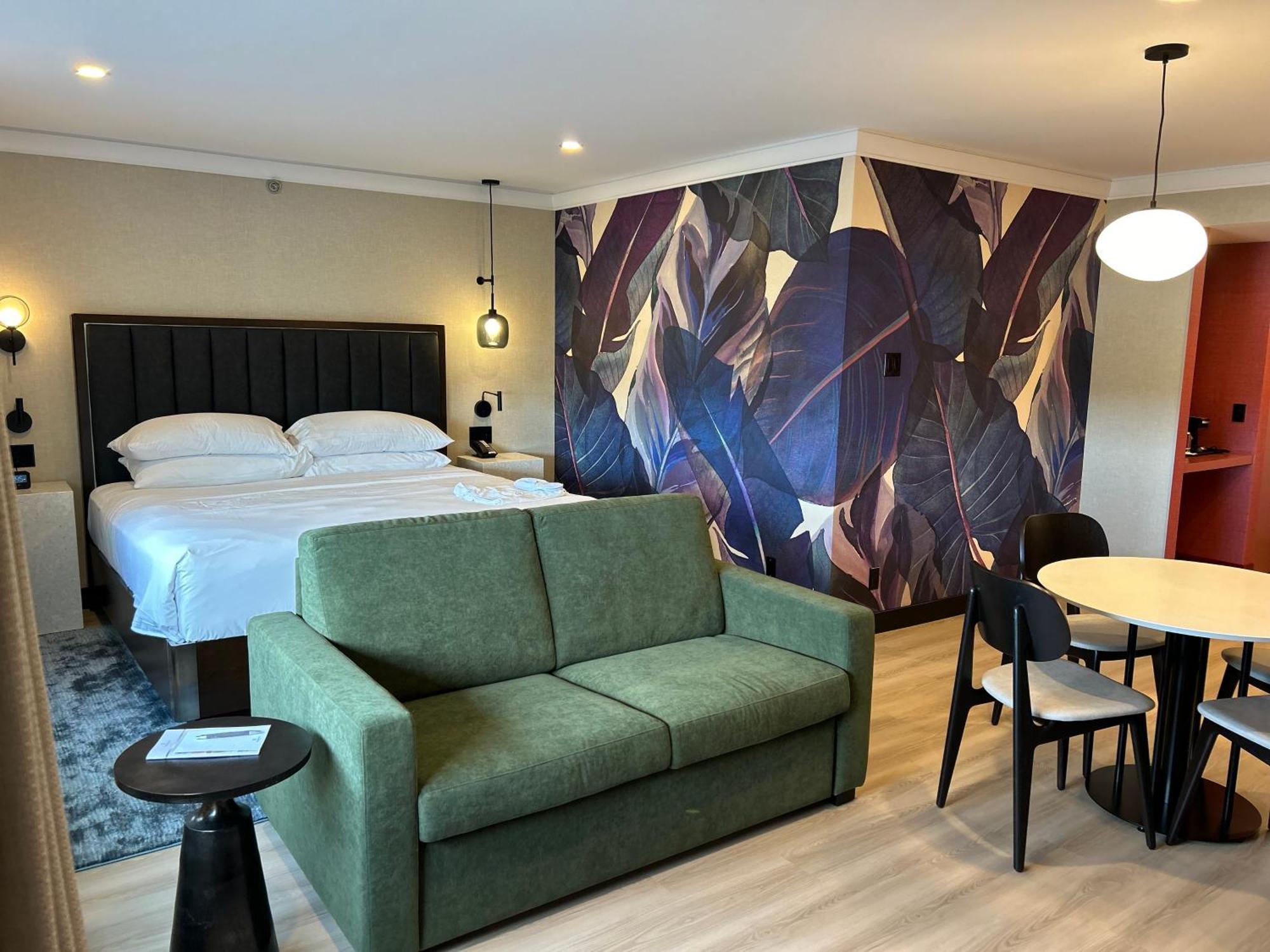 Sheraton Laval Hotel Esterno foto